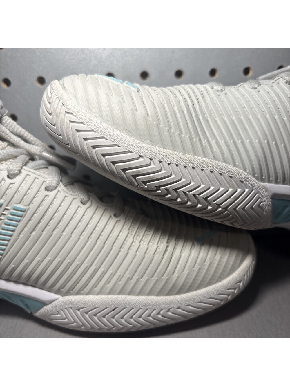K-Swiss Hypercourt Express 2 Tennis Pickleball Shoes Womens Sz 9.5 White Blue - Picture 12 of 14